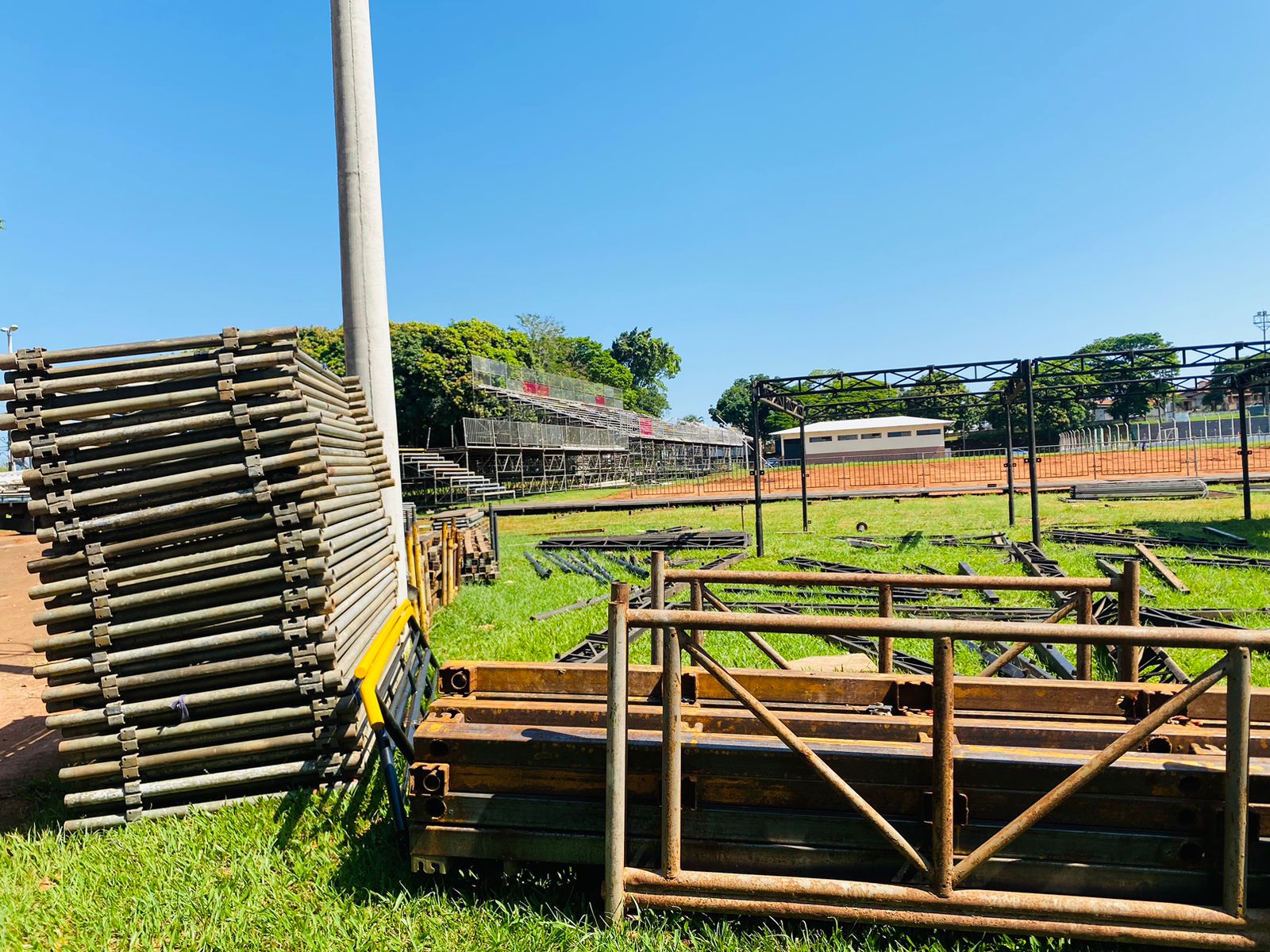 GRANDE Rodeio na Fazendinha de Brinquedo do Davi - Segura Peão