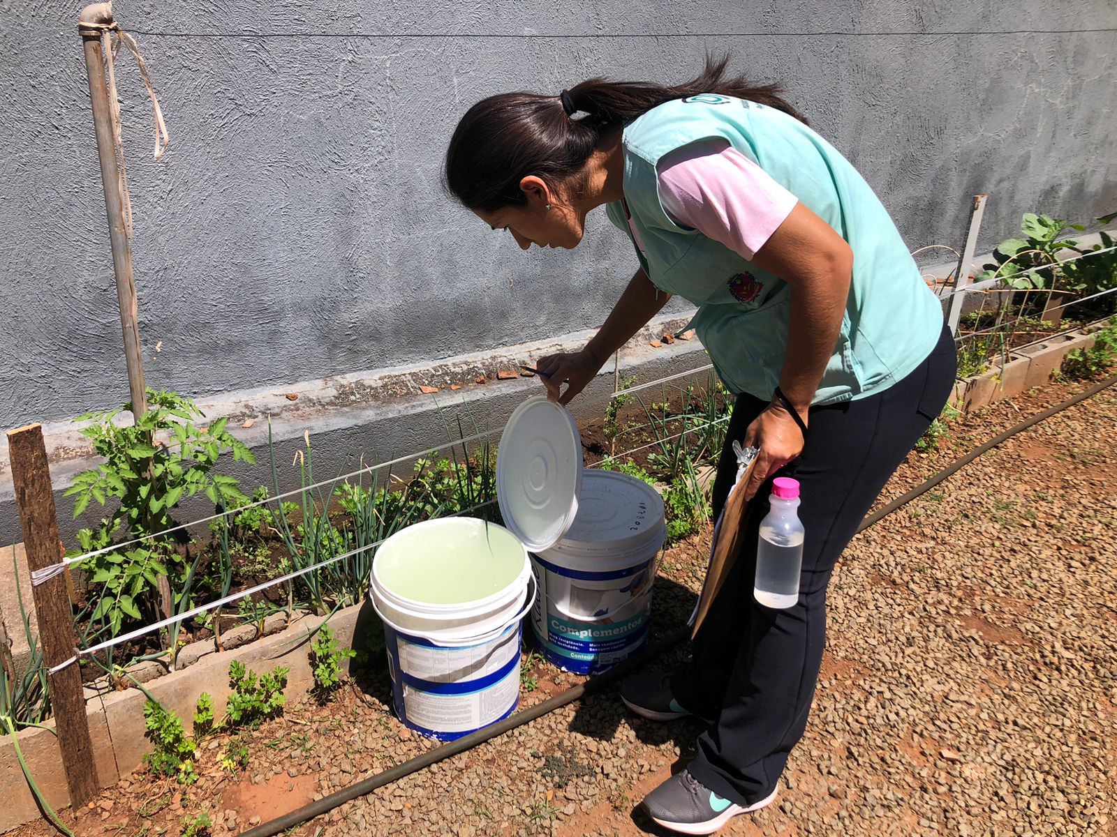 Com ajuda do caminhão cata-treco, VISA faz mutirão contra dengue neste sábado